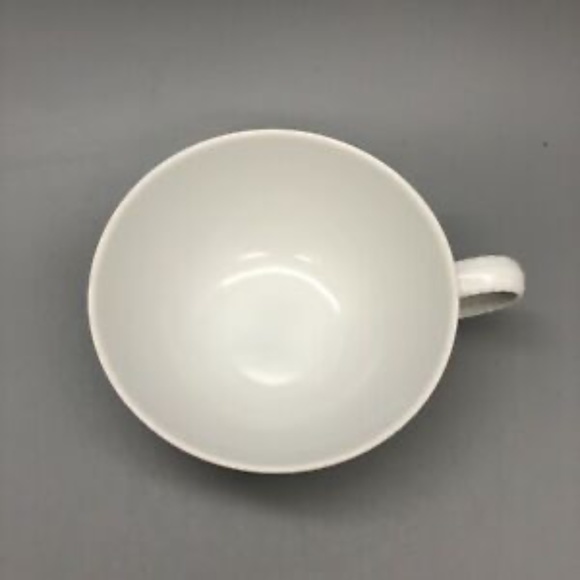 Tea party: high-class tea cup with saucer and linen napkins - Picture 1 of 9
